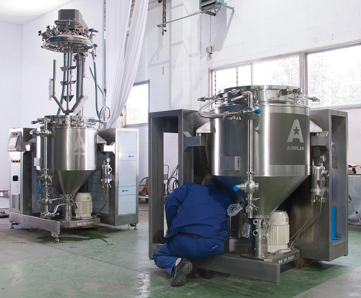 SEMISOLID PROCESS - Zona de ensamblaje en AIRPLAN con área FAT (Factory Acceptance Test)